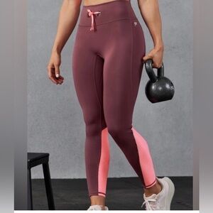 Fabletics Stride 9 Motion365+ High-Waisted Legging Size S